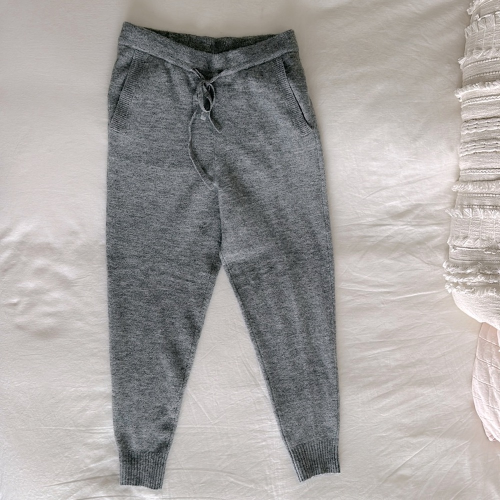 Calia by Carrie Underwood Size M Sweater Jogger Pants Gray Pockets